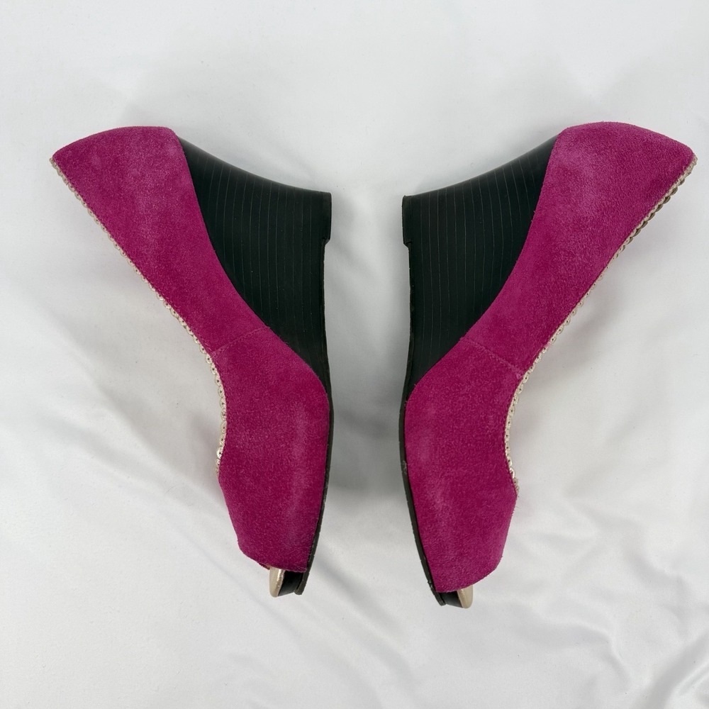Lilly Pulitzer Sz 7.5 Hot Pink Suede Gold Trim Leather Wedge Heel Peep Toe Shoes - Picture 6 of 8